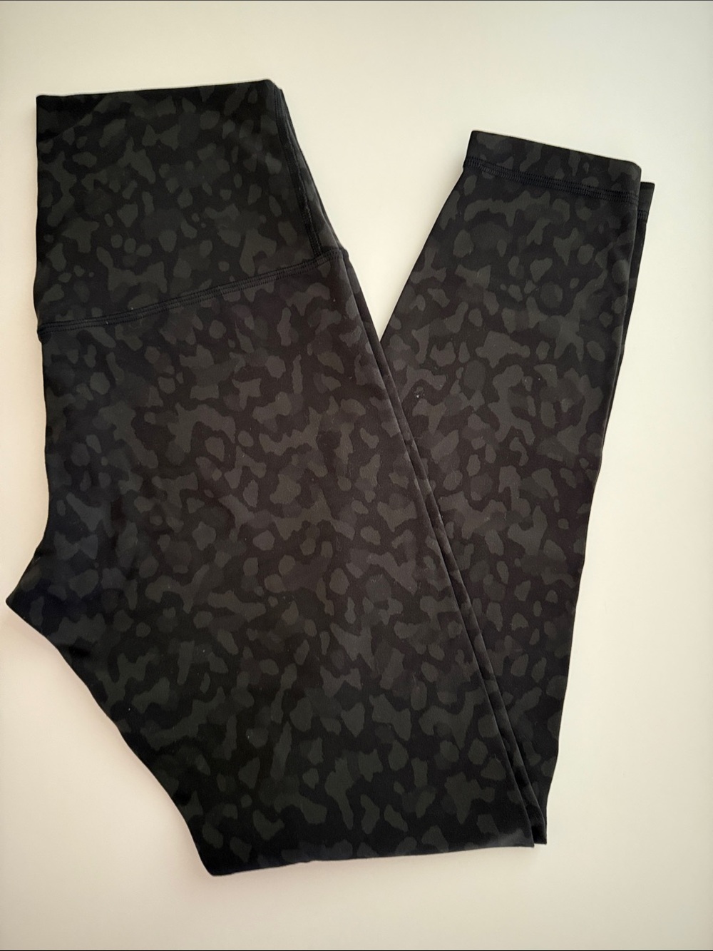 Lululemon Align High-Waist Black/Gray leopard/Camo Print Leggings Sz 6 - Picture 1 of 12